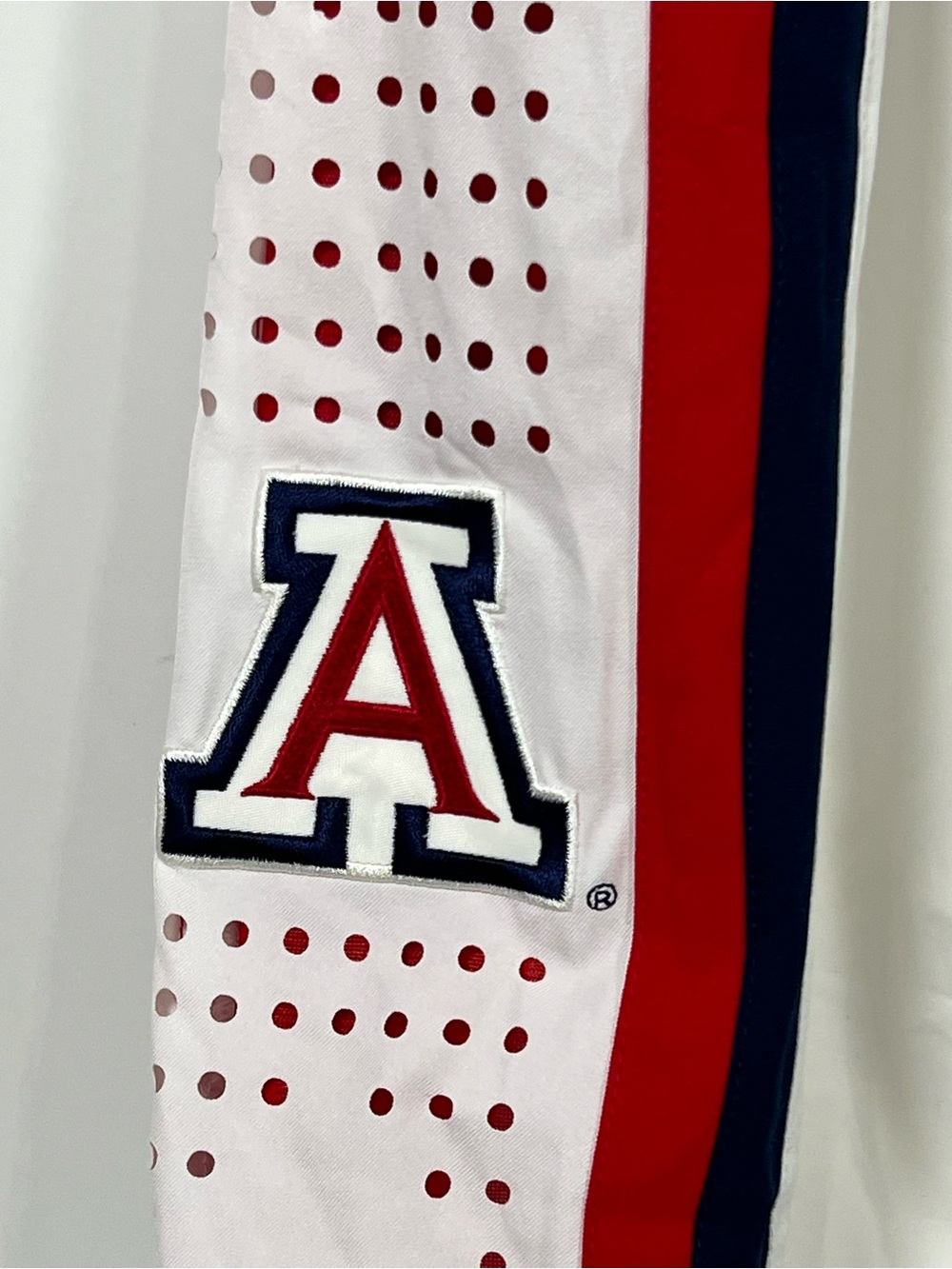 Nike White Red and Navy Arizona Wildcats Basketball Shorts - Picture 2 of 7